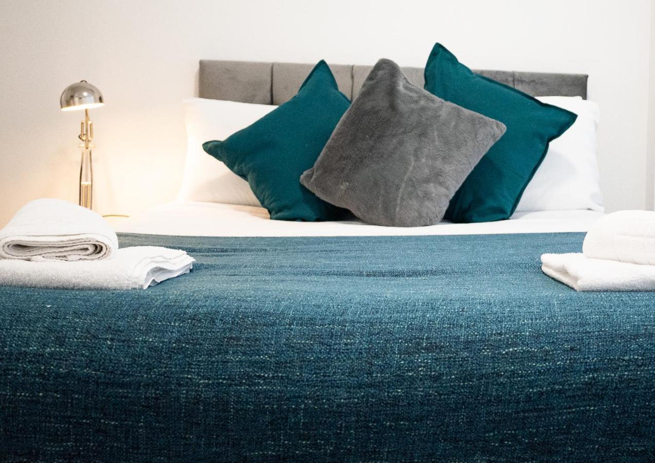 Elmo River Studios - 6 En-Suites In Wallasey - Easy Parking - Short And Long Stays Welcome エクステリア 写真