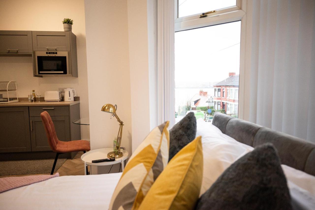 Elmo River Studios - 6 En-Suites In Wallasey - Easy Parking - Short And Long Stays Welcome エクステリア 写真