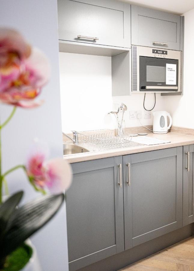 Elmo River Studios - 6 En-Suites In Wallasey - Easy Parking - Short And Long Stays Welcome エクステリア 写真